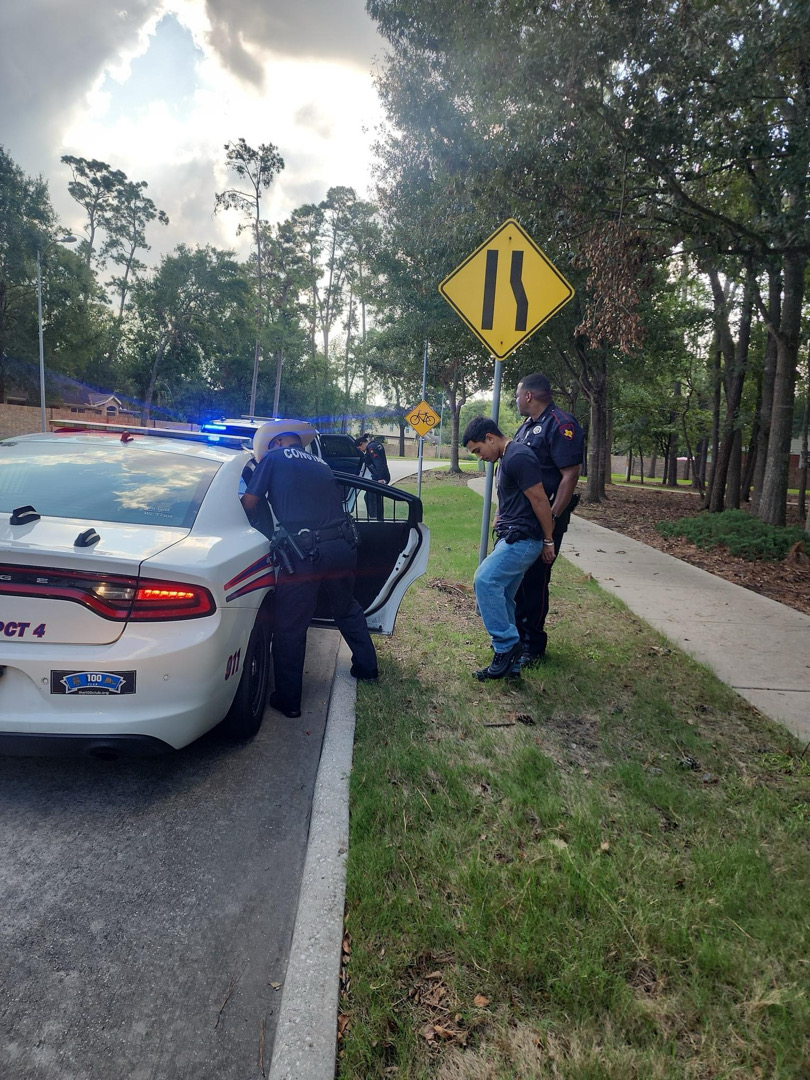 HAPPENING NOW: CONSTABLES APPREHEND RUN AND HIT SUSPECT!